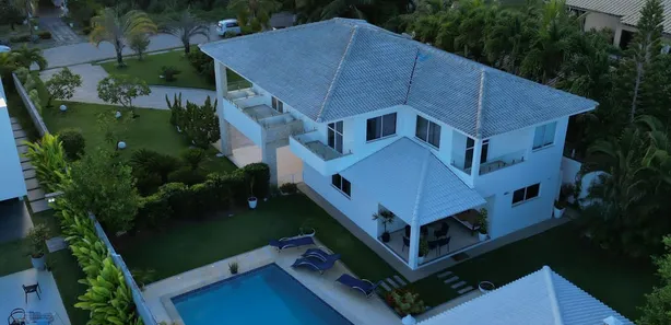 Casa de Condomínio com 4 Quartos para venda ou aluguel, 415m² no Busca Vida (Abrantes), Camaçari