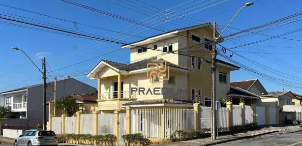 Sobrado com 3 Quartos à venda, 270m² no Centro, Campo Largo