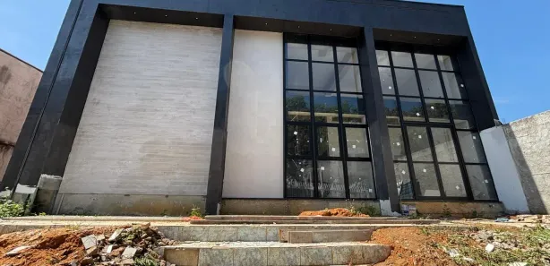 Galpão / Depósito / Armazém à venda, 374m² no Água Limpa, Volta Redonda