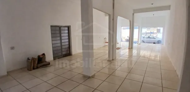 Loja / Salão / Ponto Comercial à venda, 220m² no Chácara Braz Miraglia, Jaú