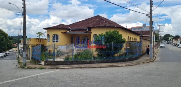 Casa com 7 Quartos à venda, 550m² no Centro, Florestal