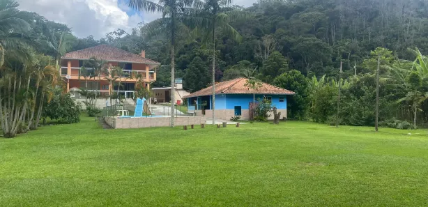 Fazenda / Sítio / Chácara com 3 Quartos à venda, 33000m² no Riograndina, Nova Friburgo