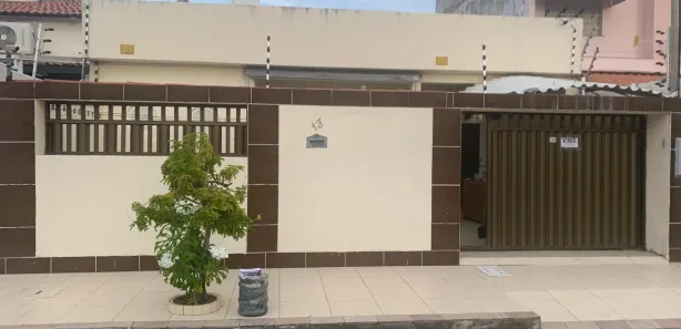 Casa com 4 Quartos à venda, 290m² no Grageru, Aracaju