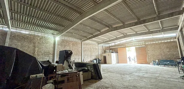 Galpão / Depósito / Armazém para venda ou aluguel, 325m² no , Raposa