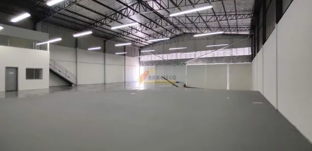 Galpão / Depósito / Armazém à venda, 710m² no Santo Antônio, Divinópolis