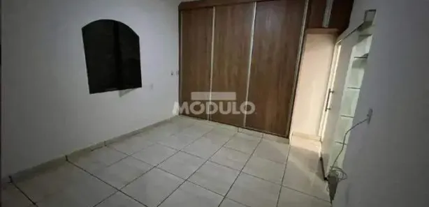 Casa com 2 Quartos para alugar, 140m² no Morumbi, Uberlândia