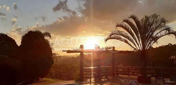 Fazenda / Sítio / Chácara com 5 Quartos para venda ou aluguel, 750m² no , Mairinque