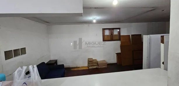 Galpão / Depósito / Armazém para alugar, 135m² no Gamboa, Rio de Janeiro