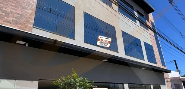 Loja / Salão / Ponto Comercial para alugar, 224m² no Centro, Arapongas