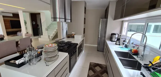 Casa de Condomínio com 4 Quartos à venda, 600m² no Busca Vida (Abrantes), Camaçari