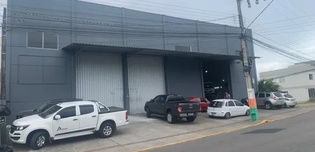 Galpão / Depósito / Armazém para alugar, 240m² no Santa Regina, Camboriú