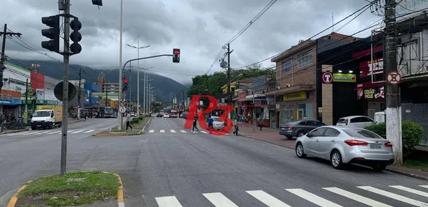 Galpão / Depósito / Armazém para venda ou aluguel, 500m² no Vila Nova, Cubatão
