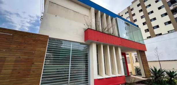 Casa com 6 Quartos para alugar, 289m² no Centro, Criciúma