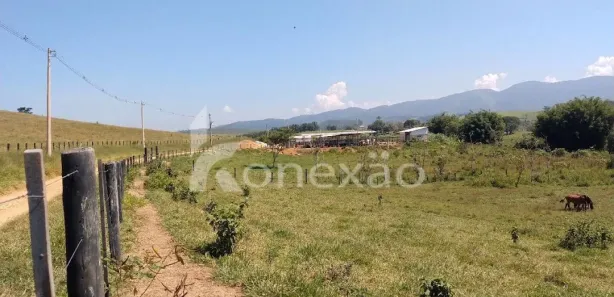 Fazenda / Sítio / Chácara com 2 Quartos à venda, 249m² no Chácara Marambaia, Caçapava