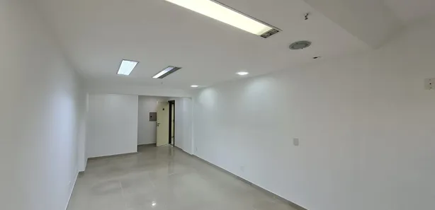 Conjunto Comercial / Sala à venda, 32m² no Jardim Vinte e Cinco de Agosto, Duque de Caxias