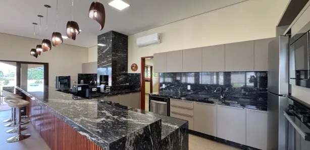 Fazenda / Sítio / Chácara com 3 Quartos à venda, 225m² no Recanto dos Pinheiros, Cambé