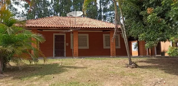Fazenda / Sítio / Chácara com 3 Quartos à venda, 200m² no , Alambari