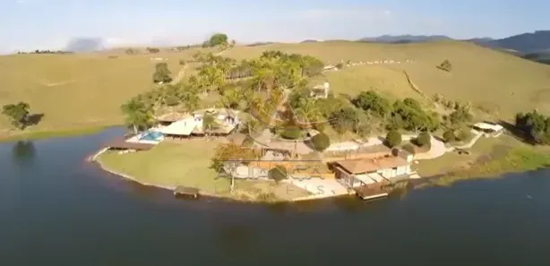 Fazenda / Sítio / Chácara com 10 Quartos à venda, 1452000m² no Vila Galvão, Caçapava