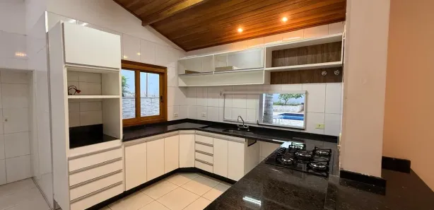 Casa com 3 Quartos para venda ou aluguel, 300m² no Jardim do Golf I, Jandira