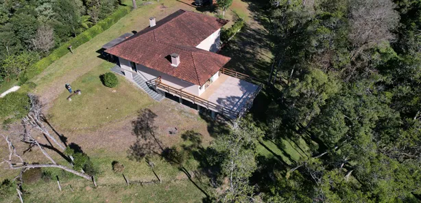 Fazenda / Sítio / Chácara com 3 Quartos à venda, 242000m² no Borda do Campo, Quatro Barras