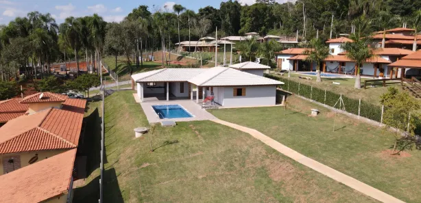 Fazenda / Sítio / Chácara com 4 Quartos à venda, 220m² no Campo Verde, Ibiúna
