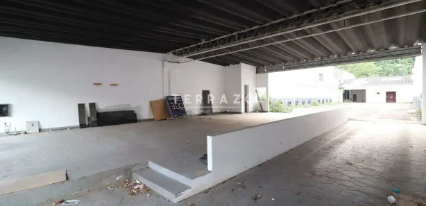 Galpão / Depósito / Armazém para alugar, 780m² no Várzea, Teresópolis