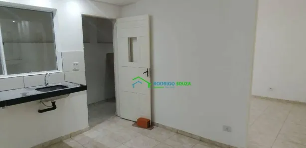Casa com 2 Quartos para alugar, 55m² no Vila Dirce, Carapicuíba