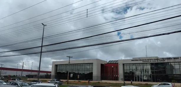 Prédio Inteiro à venda, 250m² no Ceilândia Sul, Brasília
