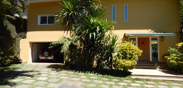 Casa Comercial com 5 Quartos para alugar, 467m² no Quitandinha, Petrópolis
