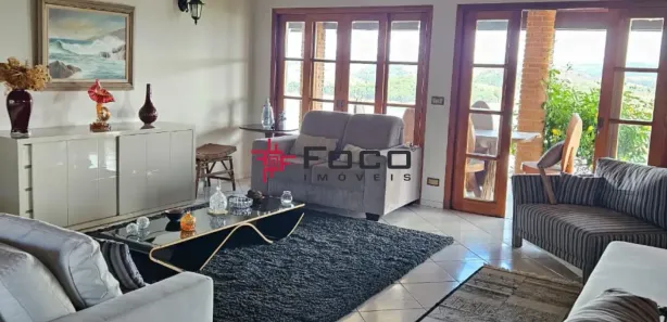 Fazenda / Sítio / Chácara com 4 Quartos à venda, 267m² no , Igaratá