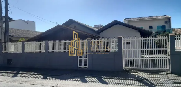 Casa com 3 Quartos à venda, 123m² no Meia Praia, Navegantes