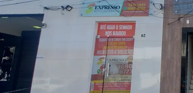 Loja / Salão / Ponto Comercial com 1 Quarto para alugar, 62m² no Lagoa Nova, Natal