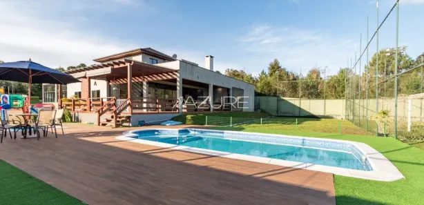 Fazenda / Sítio / Chácara com 4 Quartos à venda, 550m² no Jardim Karla, Pinhais
