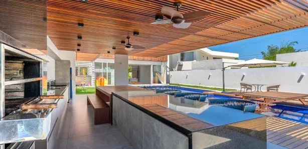 Casa de Condomínio com 5 Quartos à venda, 750m² no Arembepe (Abrantes), Camaçari