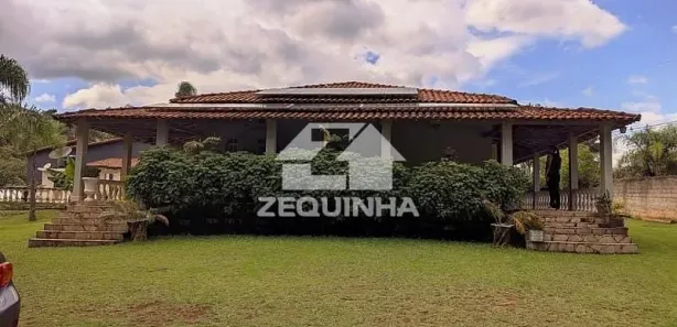 Fazenda / Sítio / Chácara com 4 Quartos à venda, 350m² no Centro, Mairinque
