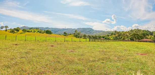 Fazenda / Sítio / Chácara com 1 Quarto à venda, 32m² no , Sanclerlândia