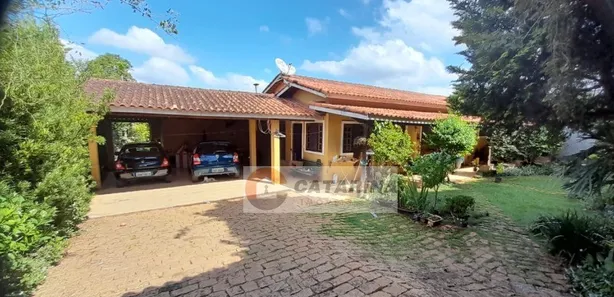 Fazenda / Sítio / Chácara com 3 Quartos à venda, 2000m² no , Mairinque