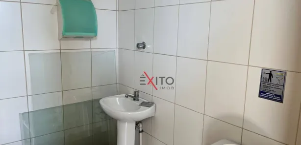 Loja / Salão / Ponto Comercial para alugar, 121m² no Vila Santa Terezinha, Várzea Paulista