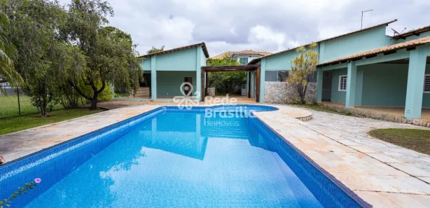 Casa de Condomínio com 4 Quartos para alugar, 323m² no Park Way, Brasília