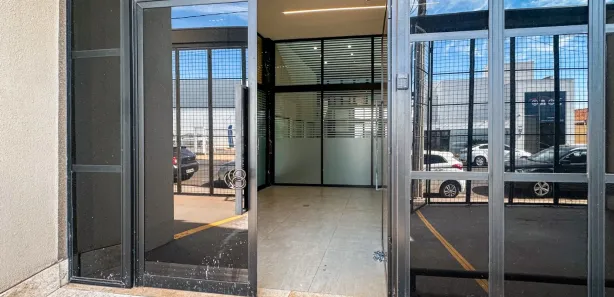 Galpão / Depósito / Armazém com 2 Quartos à venda, 352m² no Santa Maria, Uberaba