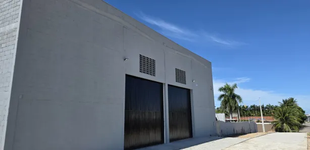 Galpão / Depósito / Armazém para alugar, 207m² no Candelária, Natal