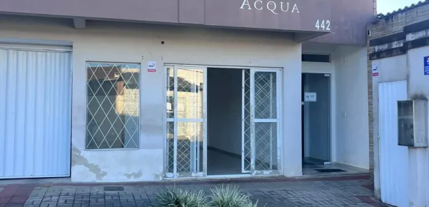 Conjunto Comercial / Sala para alugar, 35m² no Areias, Camboriú
