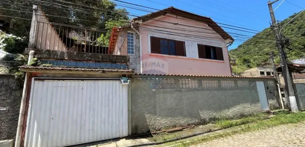 Casa com 3 Quartos à venda, 239m² no Independência, Petrópolis