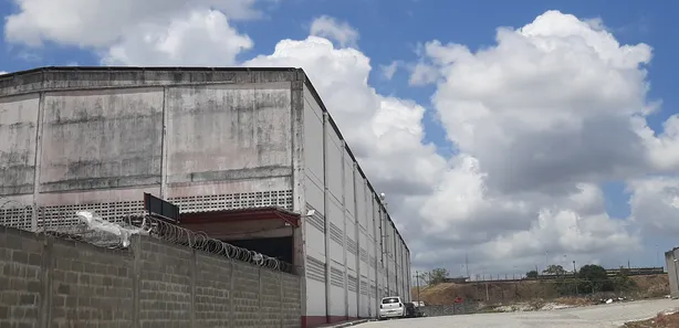 Galpão / Depósito / Armazém para alugar, 1500m² no Centro, Alhandra