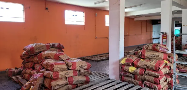 Galpão / Depósito / Armazém para alugar, 180m² no Jardim Sandra Maria, Taubaté