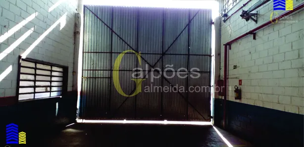 Galpão / Depósito / Armazém para alugar, 859m² no Piratininga, Osasco