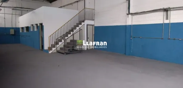 Galpão / Depósito / Armazém para alugar, 480m² no Parque Laguna, Taboão da Serra