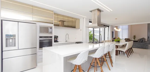 Casa de Condomínio com 3 Quartos à venda, 330m² no Pineville, Pinhais