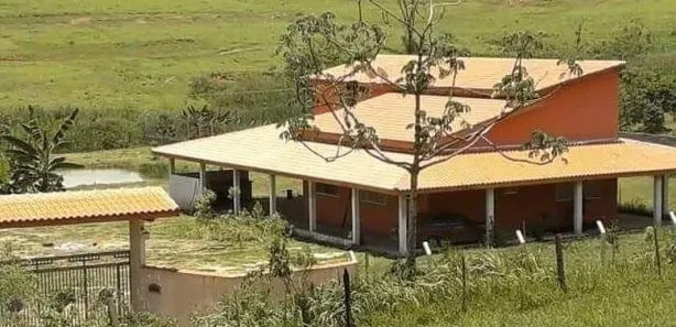 Fazenda / Sítio / Chácara com 2 Quartos à venda, 312m² no Chácara Marambaia, Caçapava