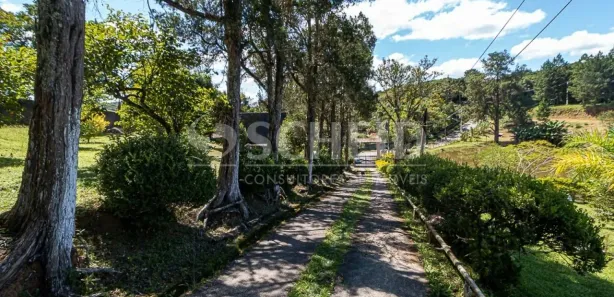 Fazenda / Sítio / Chácara com 10 Quartos à venda, 2000m² no , Embu-Guaçu